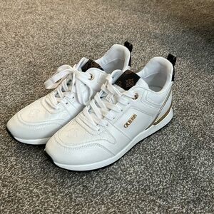 Brand new guess shoes size 8!